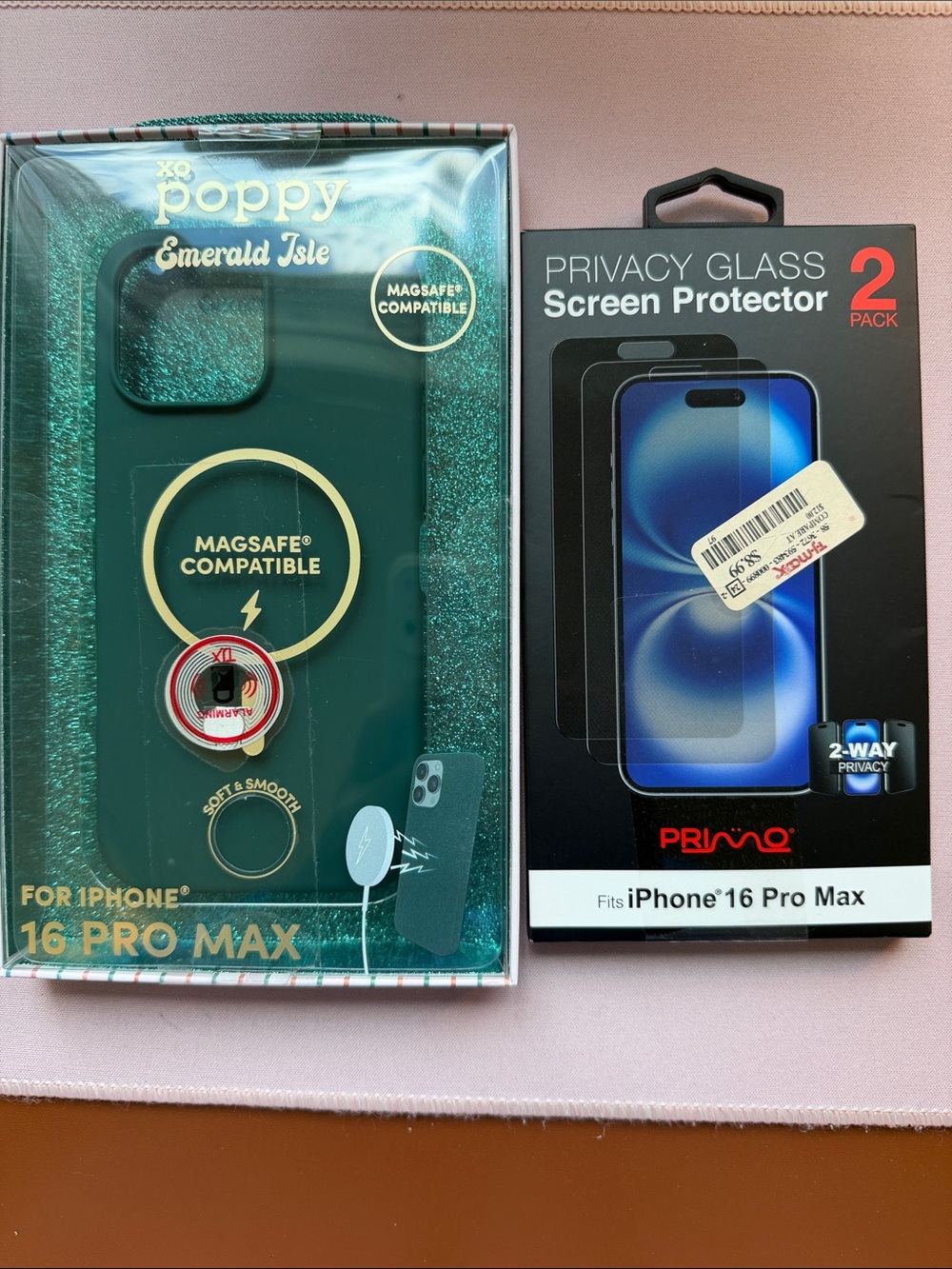 iPhone 16 Pro Max phone case and privacy screen